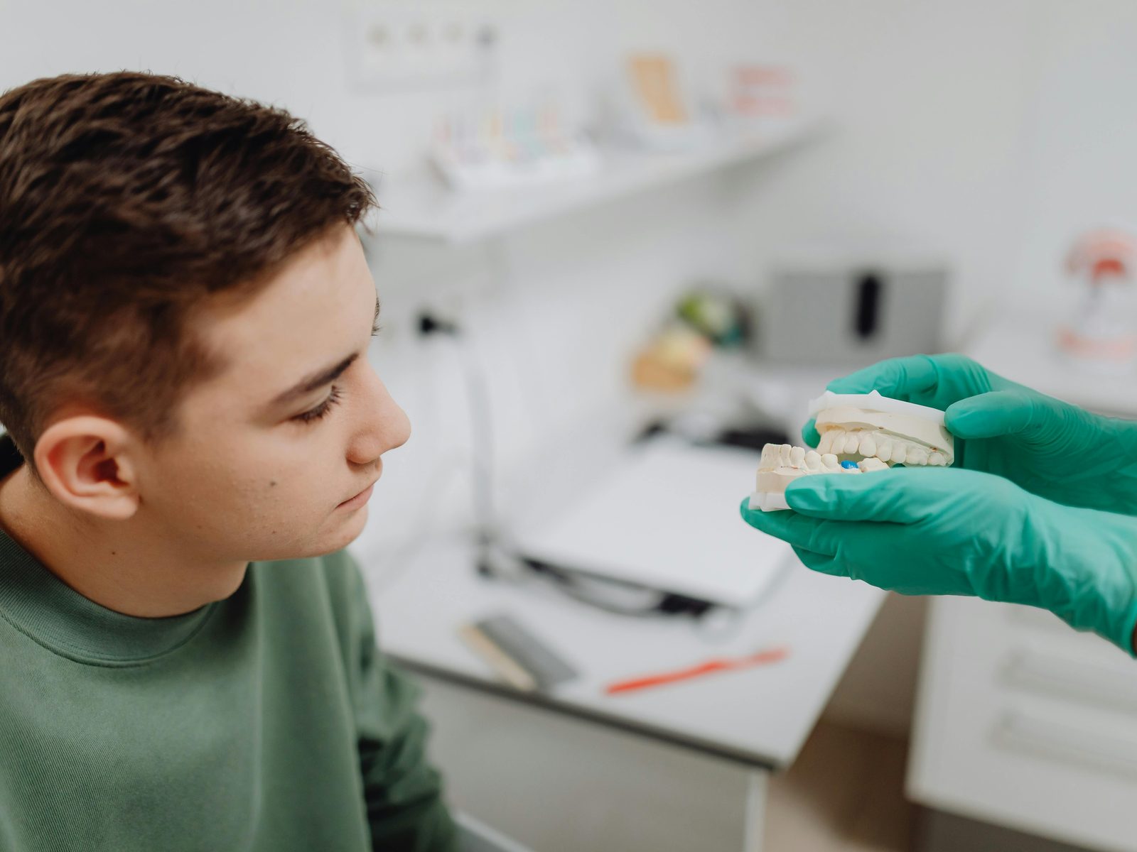 Zahnspangen für Jugendliche bei SmileHouse, Kieferorthopädie in Hitzkirch